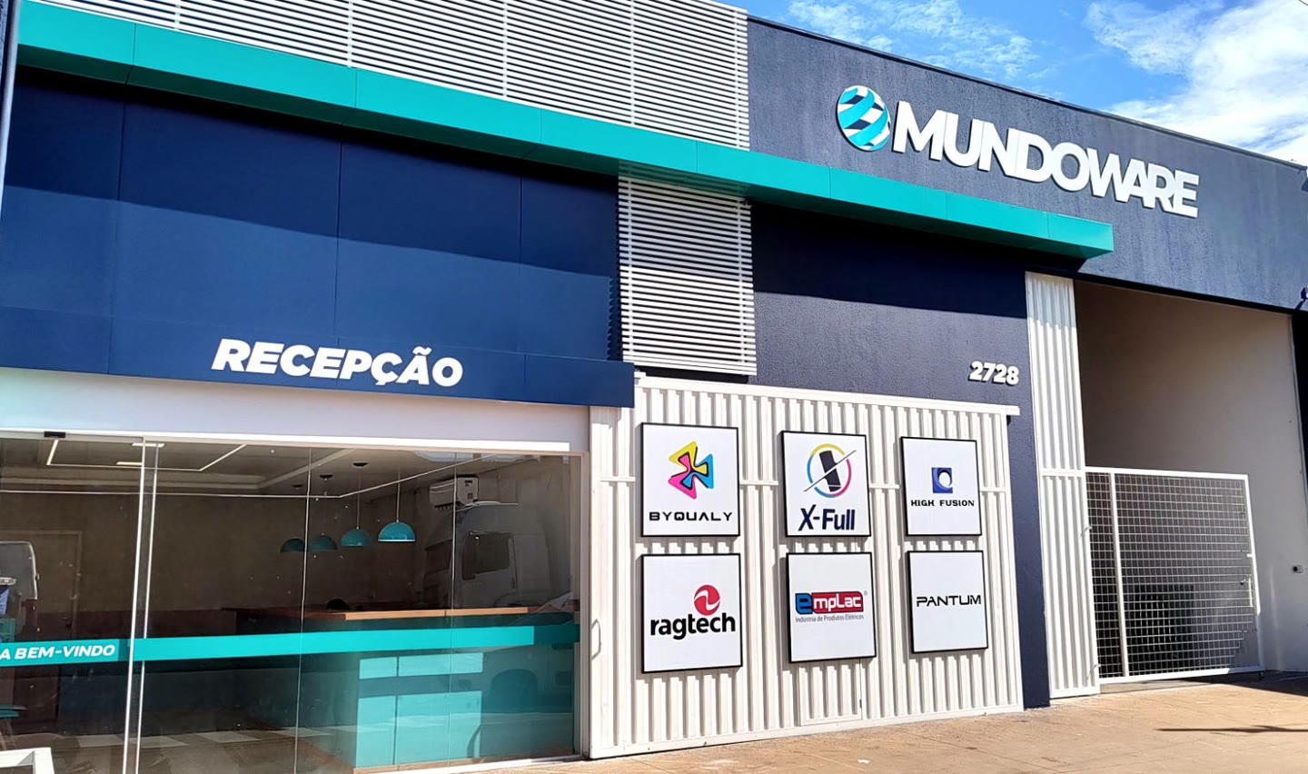 Fachada da sede da Mundoware